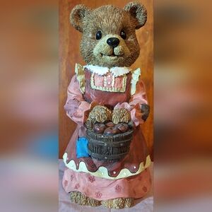 🐻MAMA BEAR with bucket of apples sculpture